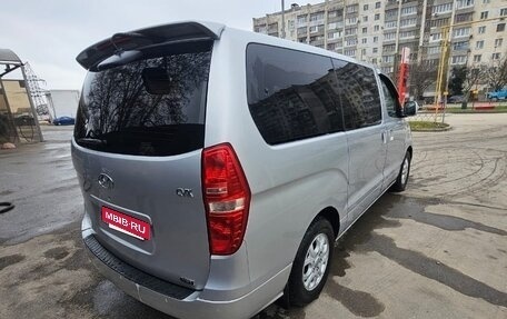 Hyundai Grand Starex Grand Starex I рестайлинг 2, 2010 год, 1 375 000 рублей, 4 фотография