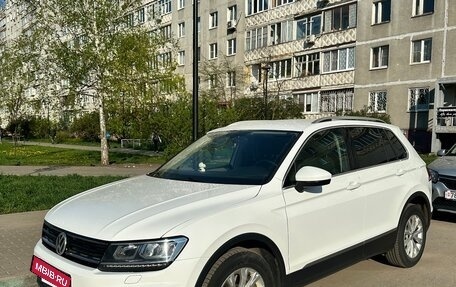 Volkswagen Tiguan II, 2017 год, 2 590 000 рублей, 2 фотография