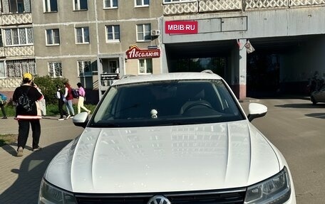 Volkswagen Tiguan II, 2017 год, 2 590 000 рублей, 4 фотография