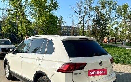 Volkswagen Tiguan II, 2017 год, 2 590 000 рублей, 3 фотография