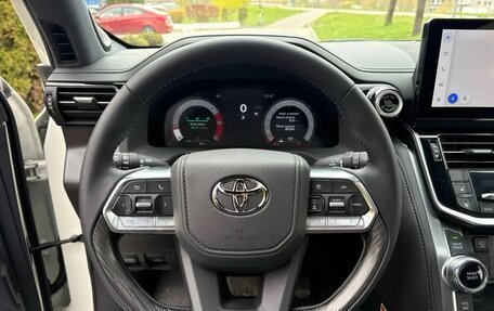 Toyota Land Cruiser, 2025 год, 15 200 000 рублей, 27 фотография
