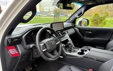 Toyota Land Cruiser, 2025 год, 15 200 000 рублей, 24 фотография