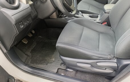 Toyota RAV4, 2014 год, 1 950 000 рублей, 4 фотография