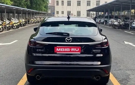 Mazda CX-4, 2023 год, 1 944 080 рублей, 5 фотография