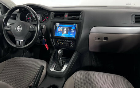 Volkswagen Jetta VI, 2012 год, 1 065 000 рублей, 10 фотография