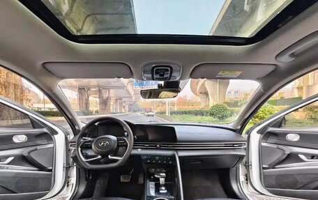 Hyundai Elantra, 2023 год, 1 220 888 рублей, 11 фотография