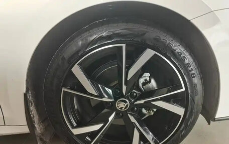 Skoda Octavia IV, 2024 год, 3 250 000 рублей, 16 фотография
