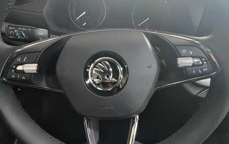 Skoda Octavia IV, 2024 год, 3 250 000 рублей, 19 фотография
