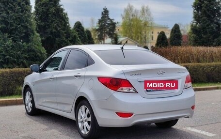 Hyundai Solaris II рестайлинг, 2011 год, 730 000 рублей, 4 фотография