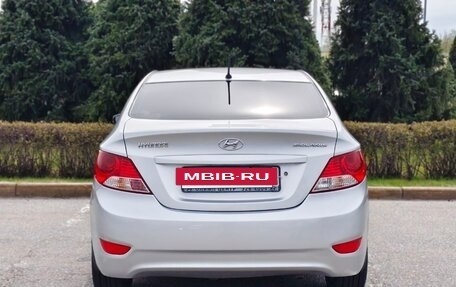Hyundai Solaris II рестайлинг, 2011 год, 730 000 рублей, 5 фотография