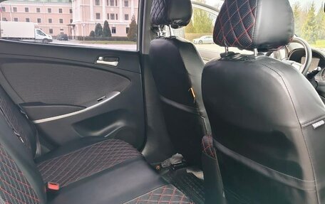 Hyundai Solaris II рестайлинг, 2011 год, 730 000 рублей, 16 фотография