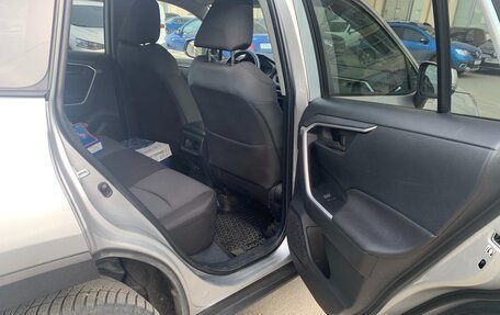 Toyota RAV4, 2019 год, 1 980 000 рублей, 8 фотография