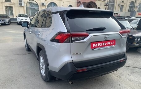 Toyota RAV4, 2019 год, 1 980 000 рублей, 3 фотография