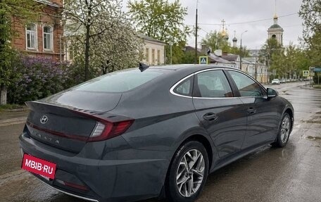 Hyundai Sonata VIII, 2021 год, 2 300 000 рублей, 3 фотография