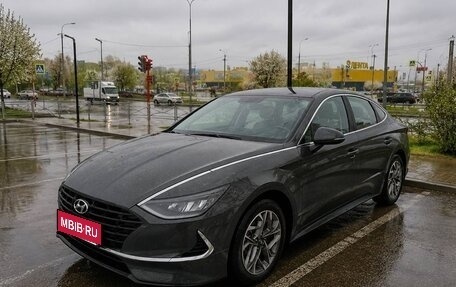 Hyundai Sonata VIII, 2021 год, 2 300 000 рублей, 2 фотография