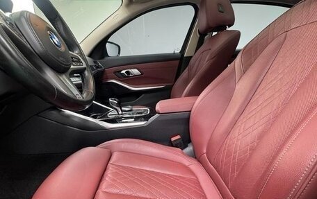 BMW 3 серия, 2022 год, 2 630 000 рублей, 15 фотография