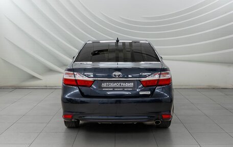 Toyota Camry, 2017 год, 2 385 000 рублей, 6 фотография