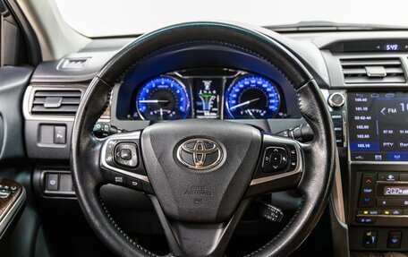 Toyota Camry, 2017 год, 2 385 000 рублей, 17 фотография