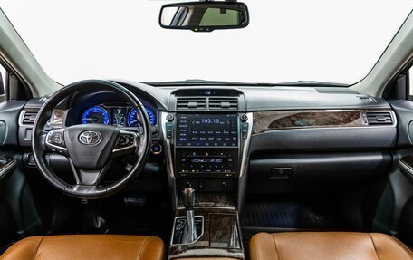 Toyota Camry, 2017 год, 2 385 000 рублей, 14 фотография