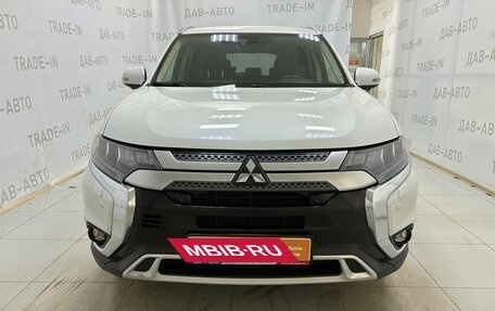 Mitsubishi Outlander III рестайлинг 3, 2019 год, 2 599 000 рублей, 2 фотография