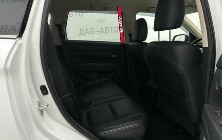 Mitsubishi Outlander III рестайлинг 3, 2019 год, 2 599 000 рублей, 17 фотография
