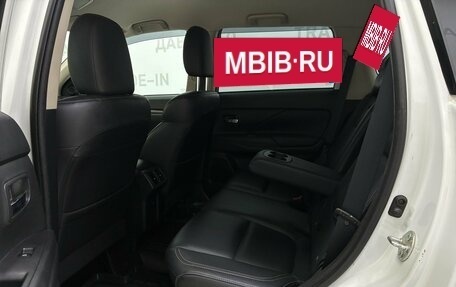 Mitsubishi Outlander III рестайлинг 3, 2019 год, 2 599 000 рублей, 20 фотография