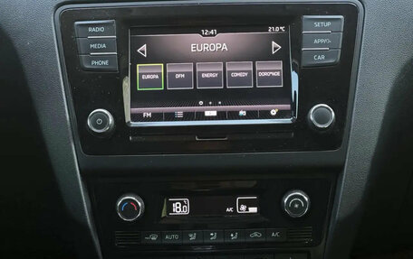 Skoda Rapid I, 2018 год, 1 375 000 рублей, 11 фотография