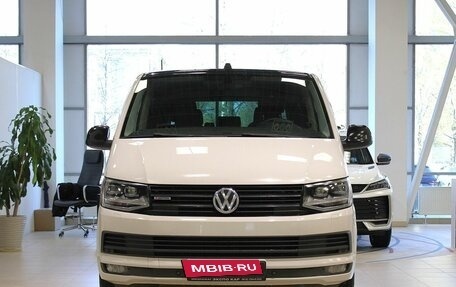 Volkswagen Multivan T6 рестайлинг, 2018 год, 4 150 000 рублей, 2 фотография