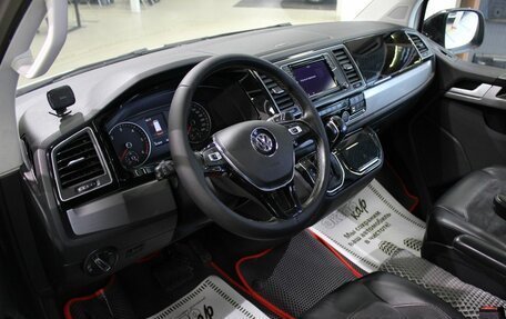 Volkswagen Multivan T6 рестайлинг, 2018 год, 4 150 000 рублей, 11 фотография