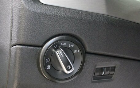 Volkswagen Multivan T6 рестайлинг, 2018 год, 4 150 000 рублей, 10 фотография