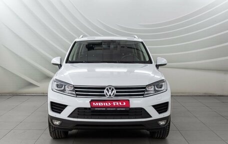 Volkswagen Touareg III, 2015 год, 3 098 000 рублей, 2 фотография