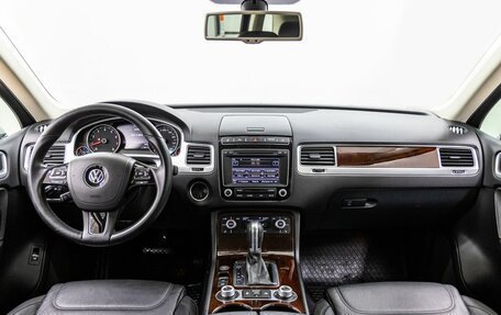 Volkswagen Touareg III, 2015 год, 3 098 000 рублей, 13 фотография