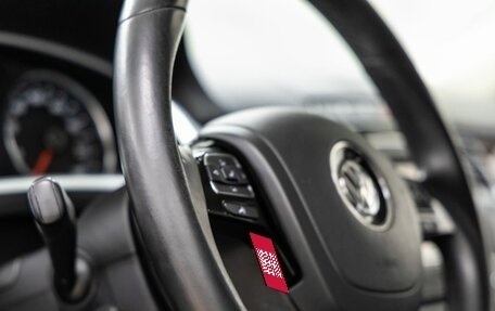 Volkswagen Touareg III, 2015 год, 3 098 000 рублей, 28 фотография