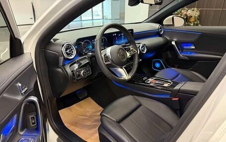 Mercedes-Benz A-Класс, 2023 год, 1 600 000 рублей, 9 фотография
