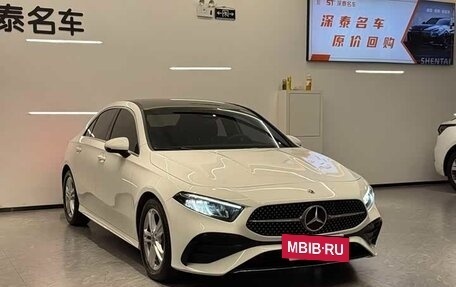 Mercedes-Benz A-Класс, 2023 год, 1 600 000 рублей, 2 фотография