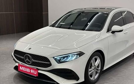 Mercedes-Benz A-Класс, 2023 год, 1 600 000 рублей, 4 фотография