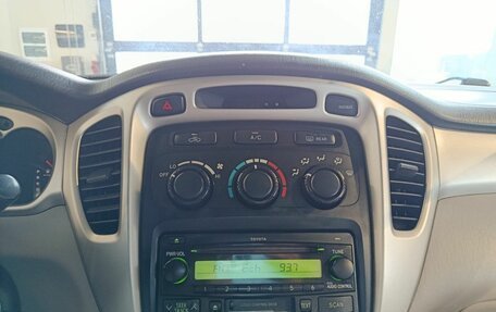 Toyota Highlander III, 2004 год, 719 000 рублей, 10 фотография