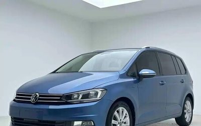 Volkswagen Touran III, 2022 год, 2 160 000 рублей, 1 фотография