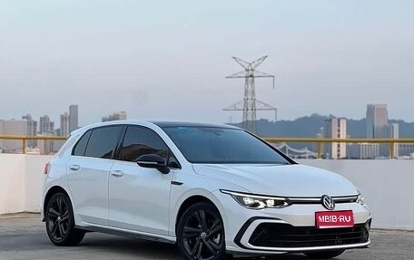 Volkswagen Golf VIII, 2023 год, 2 110 000 рублей, 1 фотография