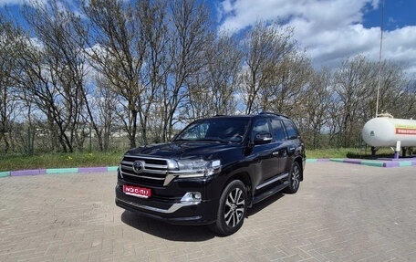 Toyota Land Cruiser 200, 2018 год, 9 300 000 рублей, 1 фотография