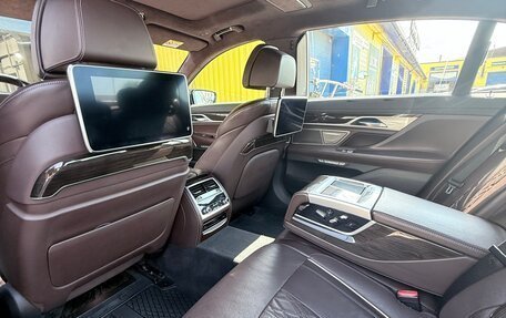 BMW 7 серия, 2016 год, 3 400 000 рублей, 11 фотография