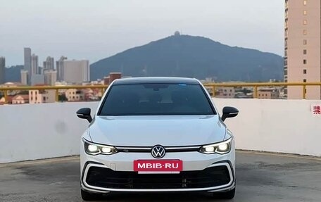 Volkswagen Golf VIII, 2023 год, 2 110 000 рублей, 2 фотография