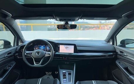 Volkswagen Golf VIII, 2023 год, 2 110 000 рублей, 7 фотография