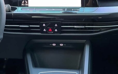 Volkswagen Golf VIII, 2023 год, 2 110 000 рублей, 11 фотография