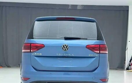Volkswagen Touran III, 2022 год, 2 160 000 рублей, 5 фотография