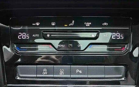 Volkswagen Touran III, 2022 год, 2 160 000 рублей, 11 фотография