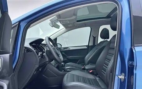 Volkswagen Touran III, 2022 год, 2 160 000 рублей, 14 фотография