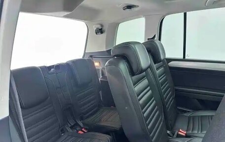 Volkswagen Touran III, 2022 год, 2 160 000 рублей, 18 фотография