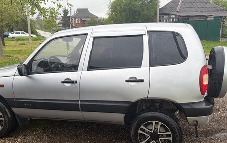 Chevrolet Niva I рестайлинг, 2004 год, 385 000 рублей, 3 фотография