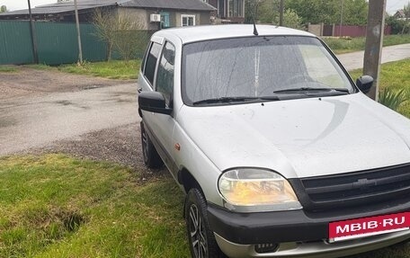 Chevrolet Niva I рестайлинг, 2004 год, 385 000 рублей, 2 фотография